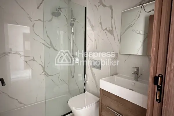 حديقة أرضية جديدة للإيجار (رسومات حاسوبية)