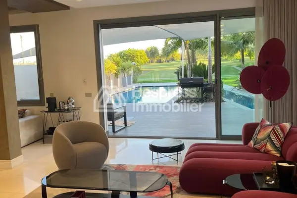 Villa en vente prestigia front golf