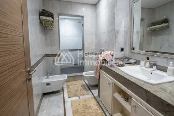 شقة مفروشة للإيجار في الطابق الأرضي Ville verte