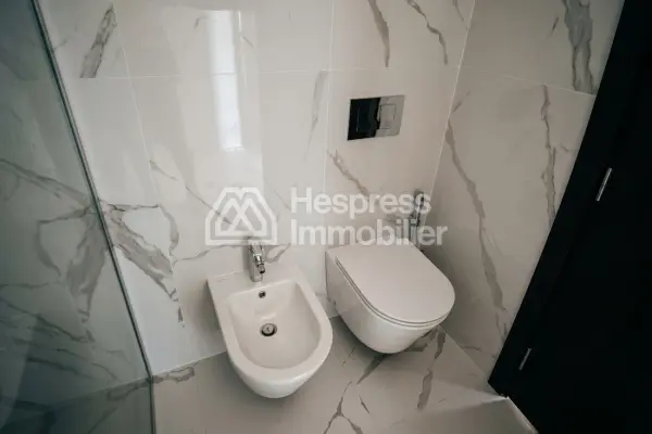 شقة جديدة رائعة للإيجار بتصميم CGI