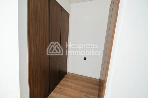 شقة جديدة رائعة للإيجار بتصميم CGI