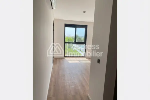شقة جديدة رائعة للإيجار بتصميم CGI