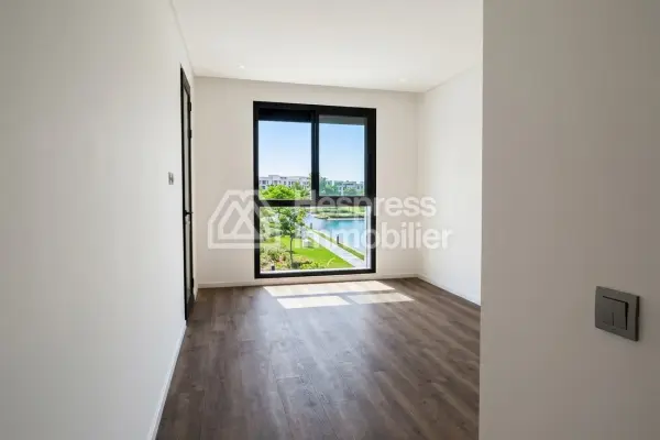 شقة جديدة رائعة للإيجار بتصميم CGI