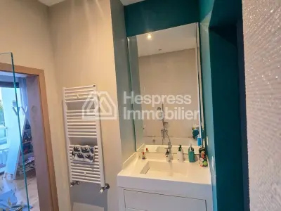 Villa for sale facing the golf course and palm grove