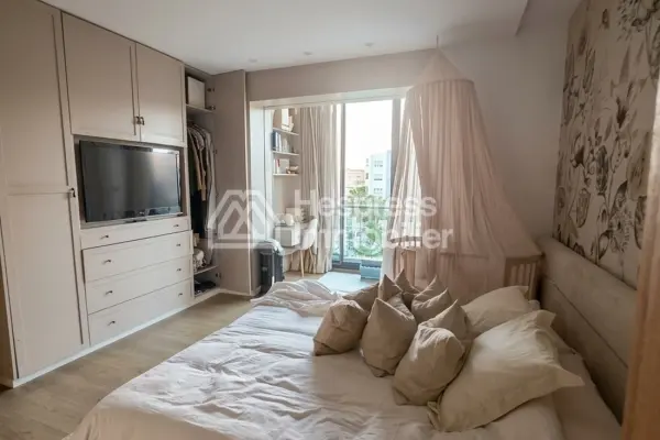 For sale: 3-bedroom apartment Californie