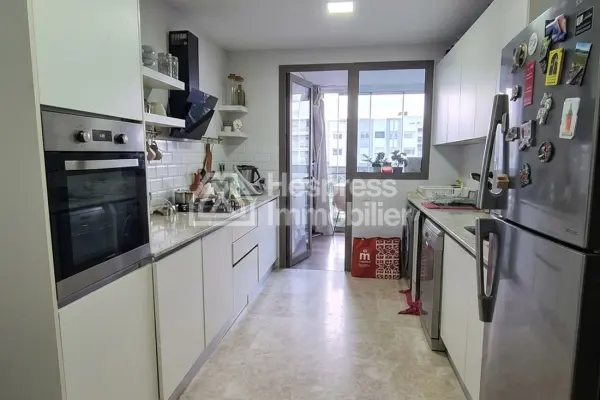 For sale: 3-bedroom apartment Californie