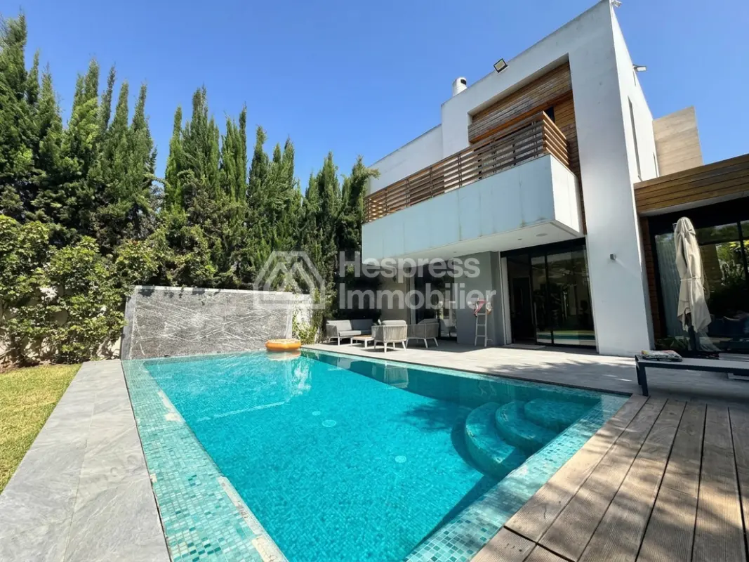 Modern villa for sale