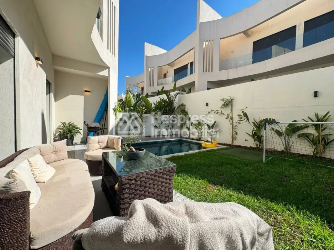 Furnished villa