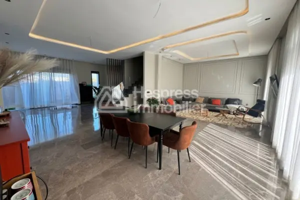 Furnished villa