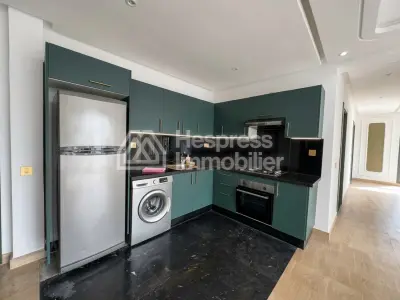 Studio semi meublé ou vide à louer