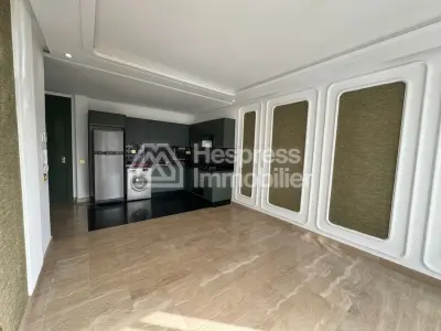 Studio semi meublé ou vide à louer