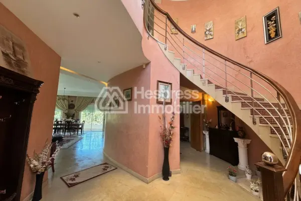 Large villa for sale
