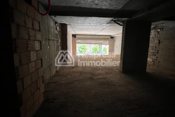 🏢 Large Commercial Space for Rent – ​​Strategic Location 💼