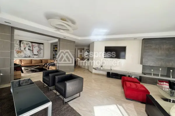 Bright apartment for sale