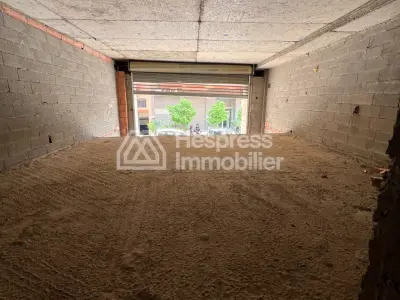 🏢 Grand Local Commercial à Louer – Emplacement Stratégique 💼