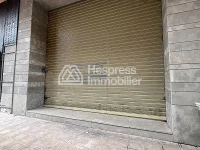 🏢 Grand Local Commercial à Louer – Emplacement Stratégique 💼