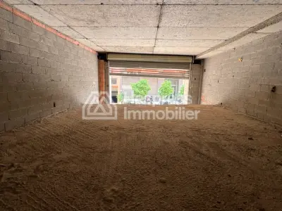 🏢 Grand Local Commercial à Louer – Emplacement Stratégique 💼