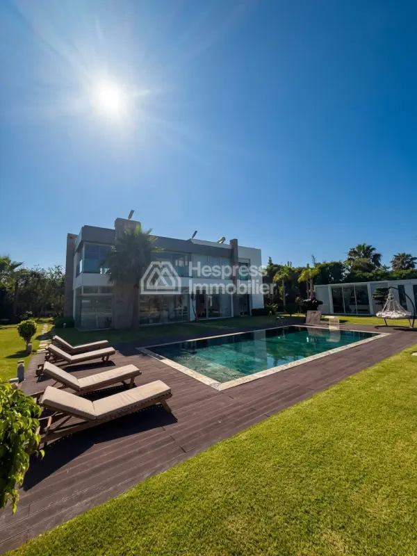 Villa d’exception à vendre – Première ligne Golf Bouznika