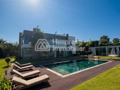 Villa d’exception à vendre – Première ligne Golf Bouznika