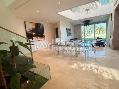 Villa d’exception à vendre – Première ligne Golf Bouznika