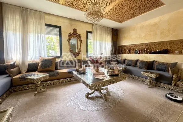 Superbe Villa à Vendre à Bouskoura Résidence Fermée