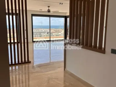 شرفة مطلة على البحر مع مسبح للإيجار على طريق أزمور