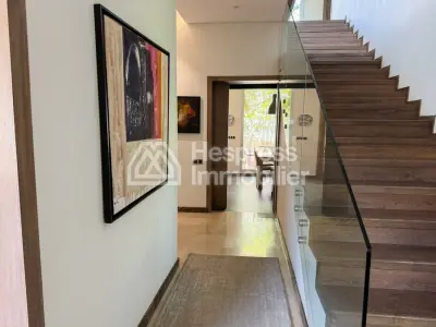 بيع فيلا في مجمع سكني مسور في عين دياب