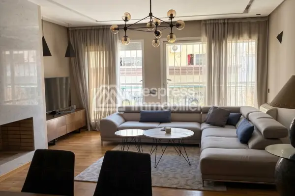 Sell apartment with terrace in Racine neighborhood