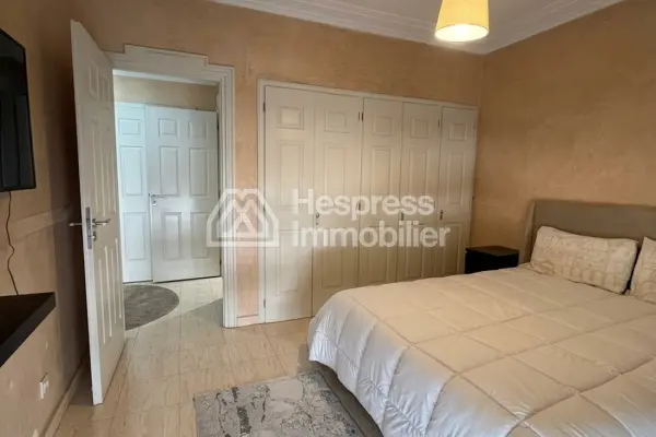 Sell apartment with terrace in Racine neighborhood
