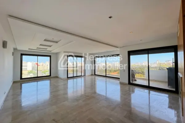 Penthouse for rent with terrace and park view in the Palmier neighborhood