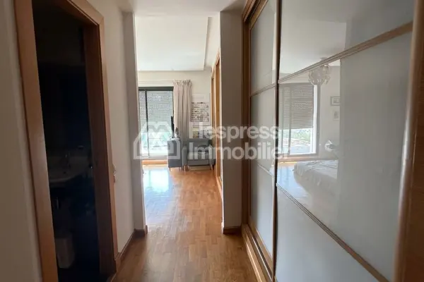 Penthouse for rent with terrace and park view in the Palmier neighborhood