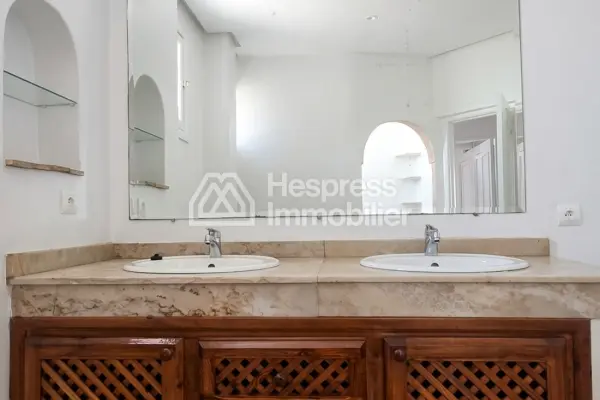 Nice apartment for sale in Racine Extension. 3 bedrooms. Terrace and elevator