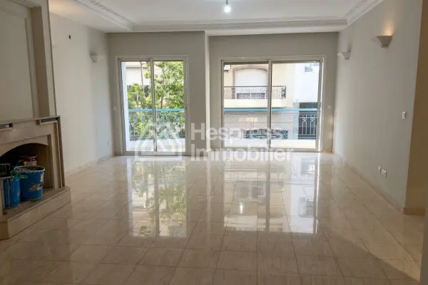 Nice apartment for sale in Racine Extension. 3 bedrooms. Terrace and elevator