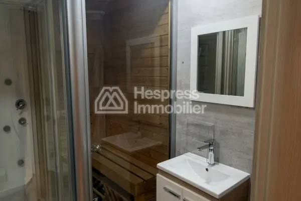 Nice apartment for sale in Racine Extension. 3 bedrooms. Terrace and elevator