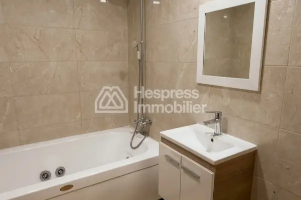Nice apartment for sale in Racine Extension. 3 bedrooms. Terrace and elevator
