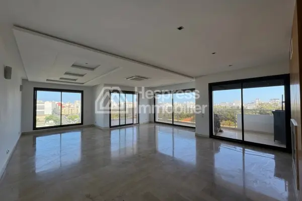 Nice apartment for sale in Racine Extension. 3 bedrooms. Terrace and elevator