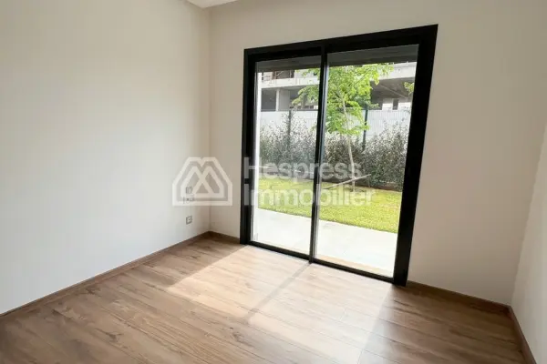 Ground floor apartment for rent in Ain Diab