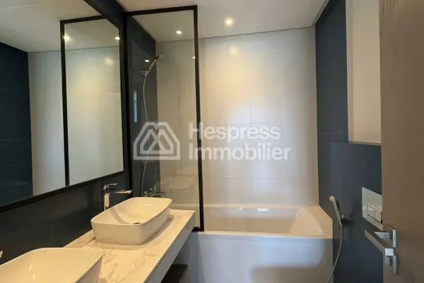 Ground floor apartment for rent in Ain Diab