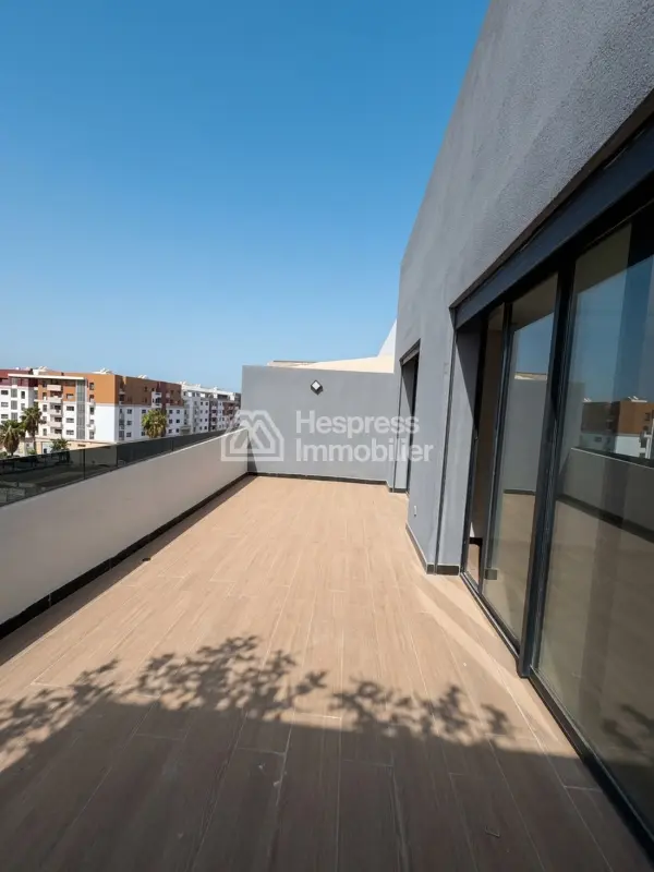 Studio with terrace for rent in Burgundy