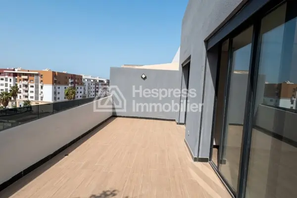 Studio with terrace for rent in Burgundy