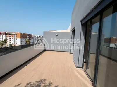 Studio with terrace for rent in Burgundy