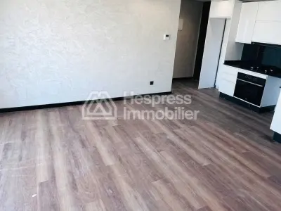 Studio with terrace for rent in Burgundy