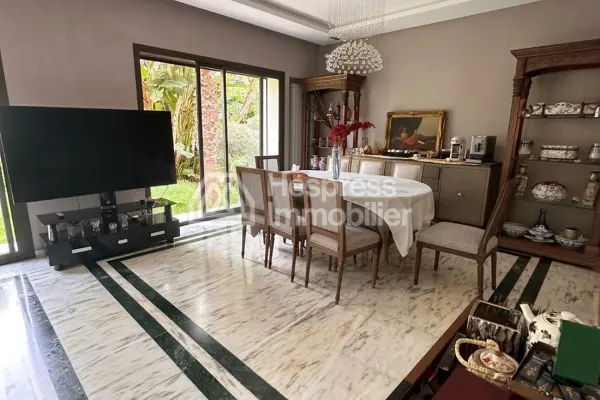 Luxurious villa for sale in Oasis . Area 668 m². Furnished.