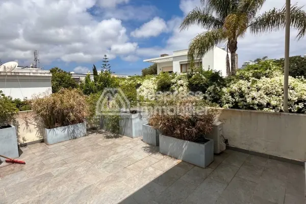Luxurious villa for sale in Oasis . Area 668 m². Furnished.