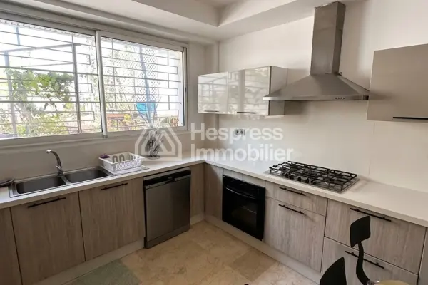 Luxury villa for rent in El Manar El Hank. 4 rooms. Furnished.