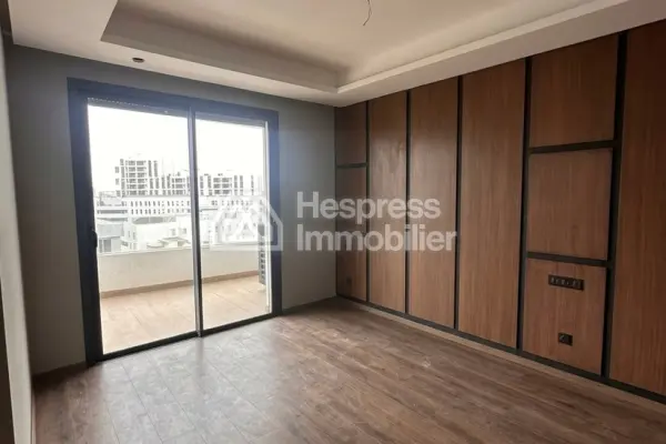 Penthouse rental Casablanca Finance City . 3 comfortable bedrooms. Concierge service and air conditioning.
