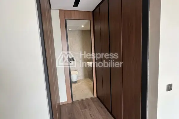 Penthouse rental Casablanca Finance City . 3 comfortable bedrooms. Concierge service and air conditioning.