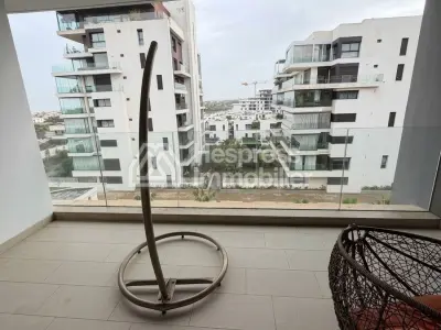 استأجر هذه الشقة في عين الذئاب . شقة مريحة بثلاث غرف. خدمة الاستقبال والإرشاد وتكييف الهواء.