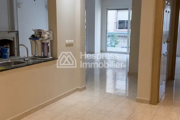 Beautiful apartment for sale in Racine . 3 large rooms. Security door and secure residence.
