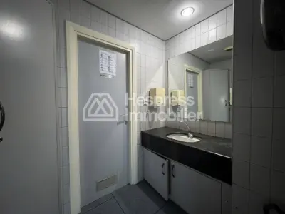 Office space for rent at Racine . Total area 180 m². Security door and double glazing.